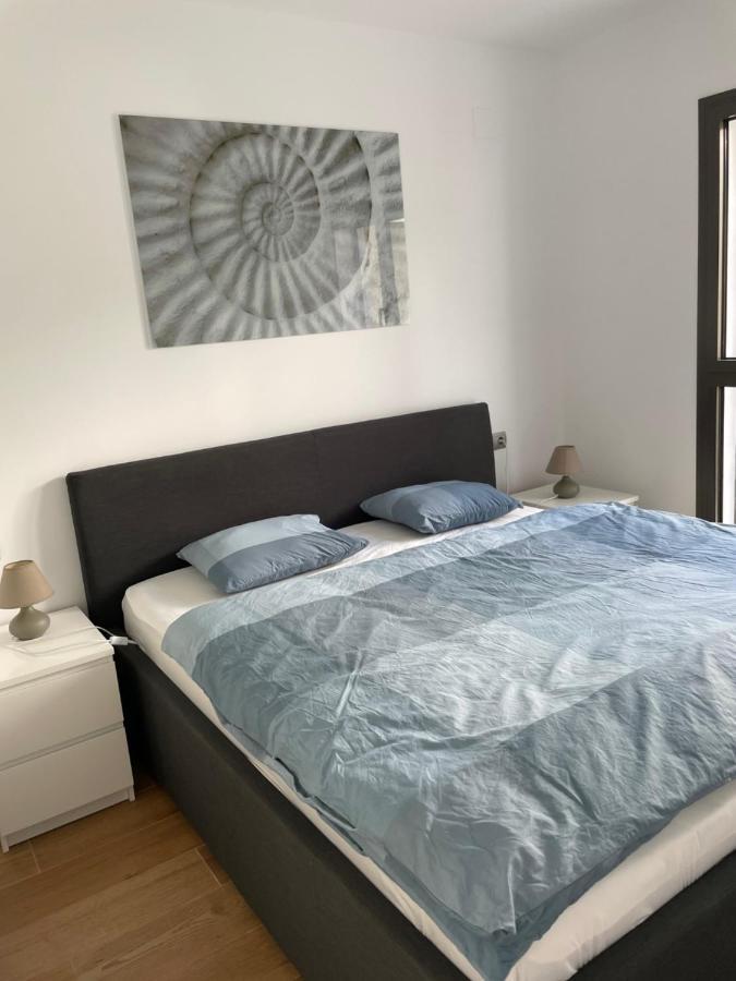 Modern 2 Beds Apartment In Алькайдеса Экстерьер фото